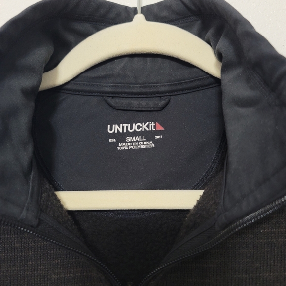 UNTUCKit Kezoh 1/4 Zip Pullover - Picture 10 of 10